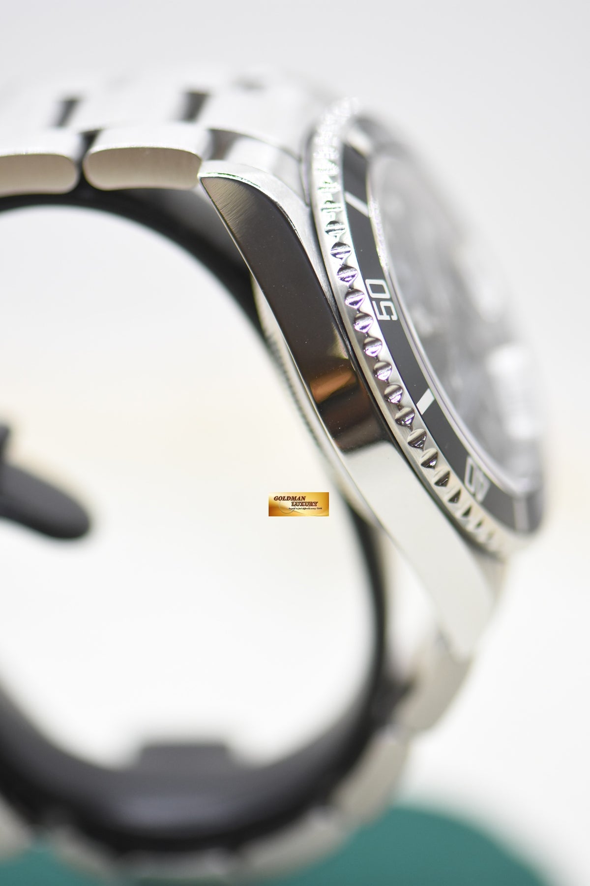 ROLEX OYSTER SUBMARINER 40mm STEEL IN BRACELET BLACK 16610 (MINT)