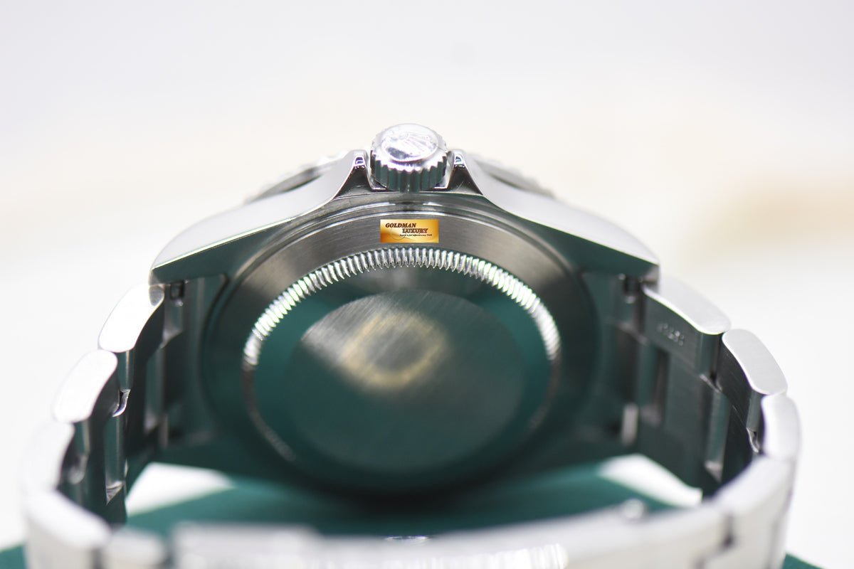 ROLEX OYSTER SUBMARINER 40mm STEEL IN BRACELET BLACK 16610 (MINT)