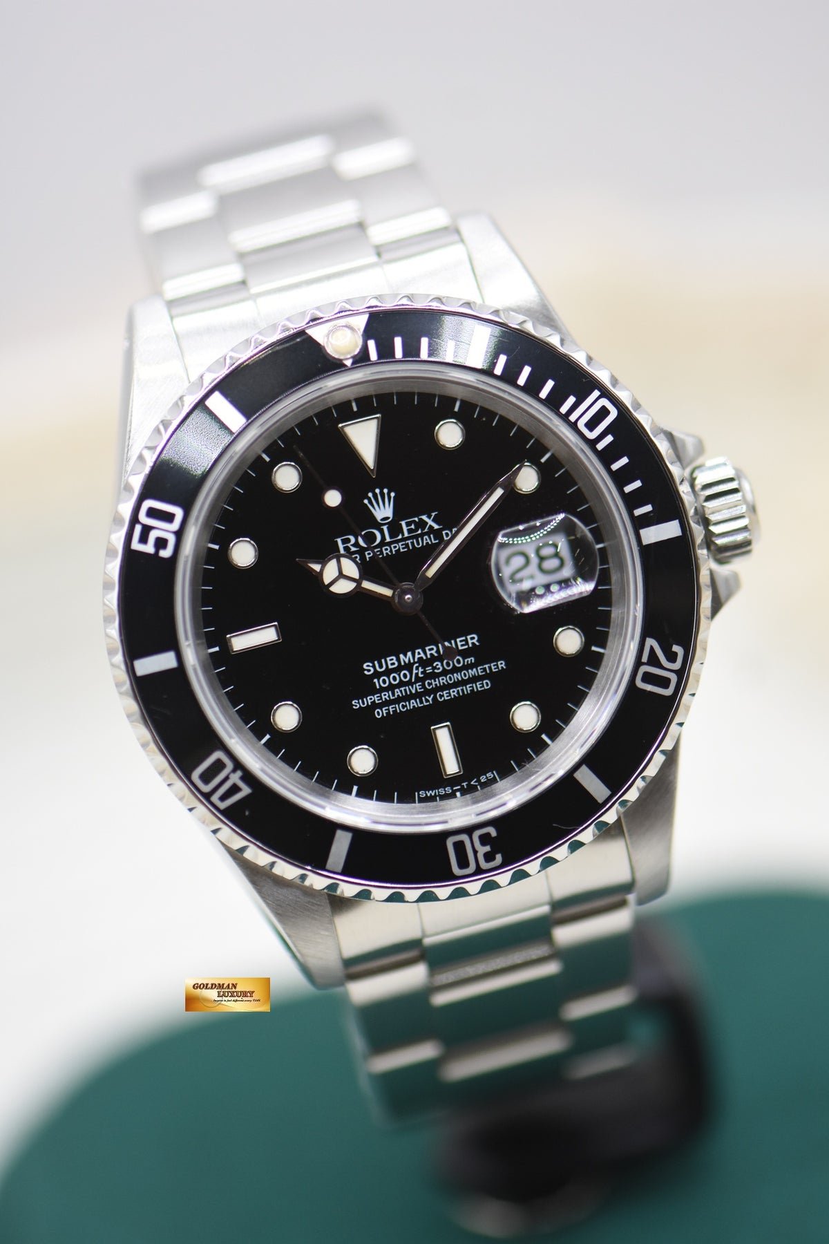 ROLEX OYSTER SUBMARINER 40mm STEEL IN BRACELET BLACK 16610 (MINT)