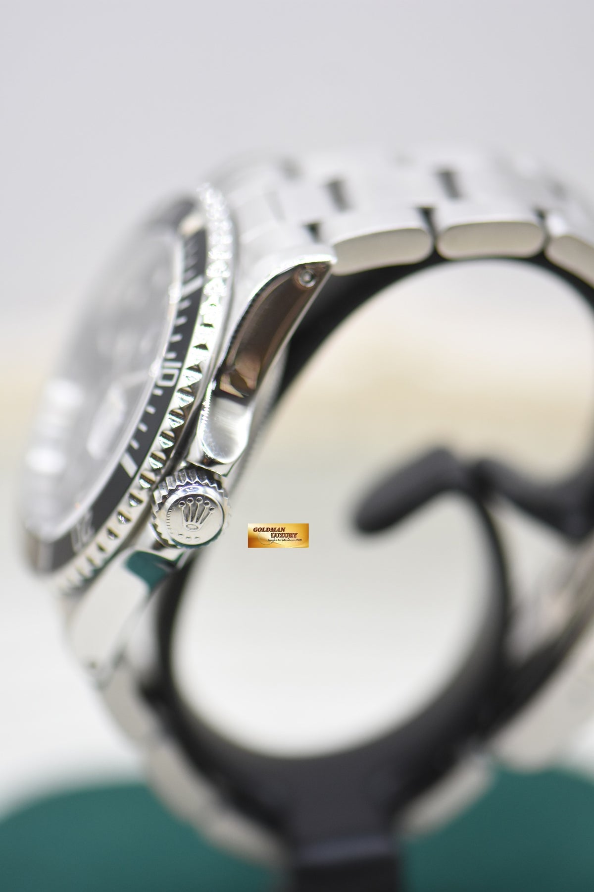 ROLEX OYSTER SUBMARINER 40mm STEEL IN BRACELET BLACK 16610 (MINT)