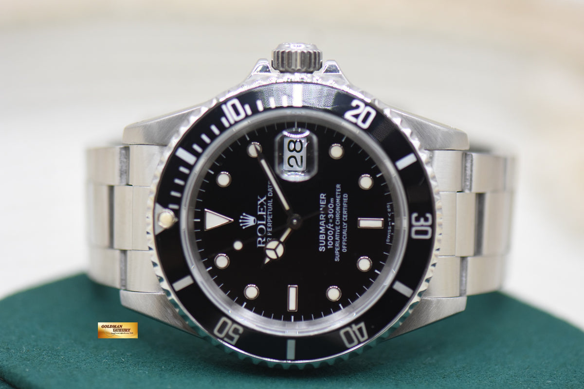 ROLEX OYSTER SUBMARINER 40mm STEEL IN BRACELET BLACK 16610 (MINT)