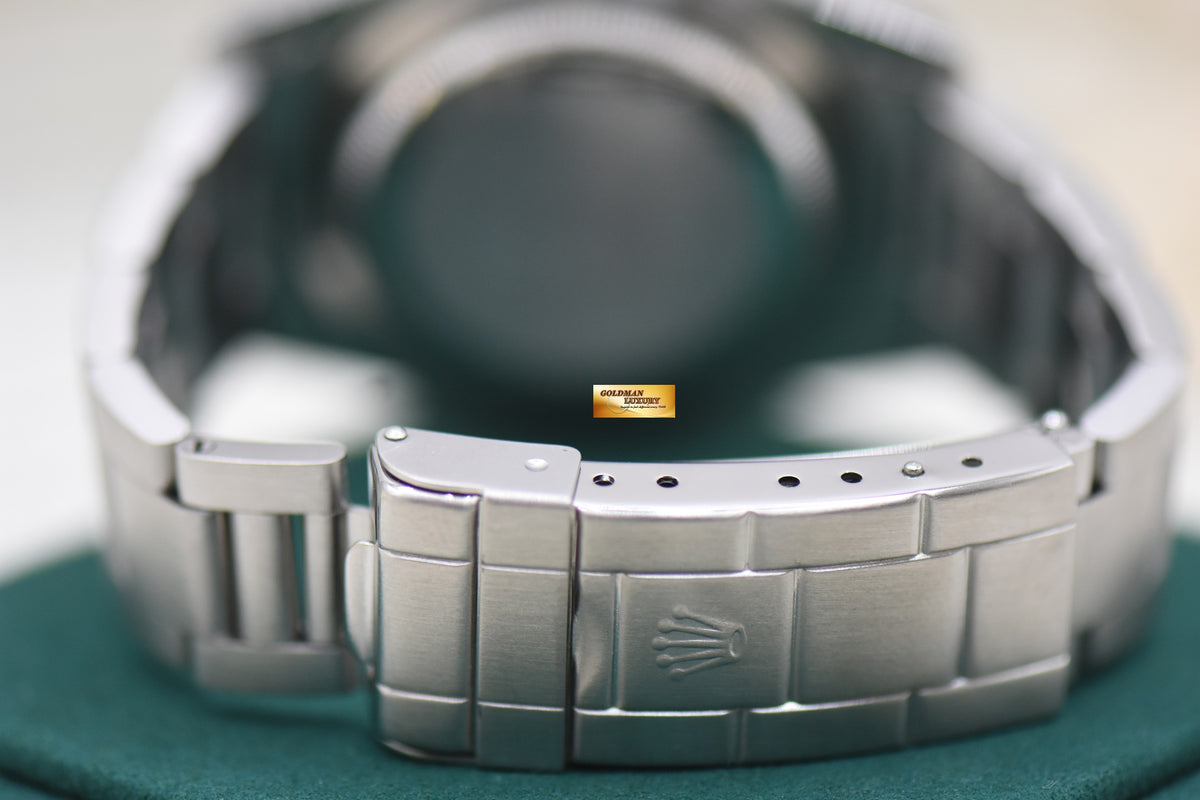 ROLEX OYSTER SUBMARINER 40mm STEEL IN BRACELET BLACK 16610 (MINT)