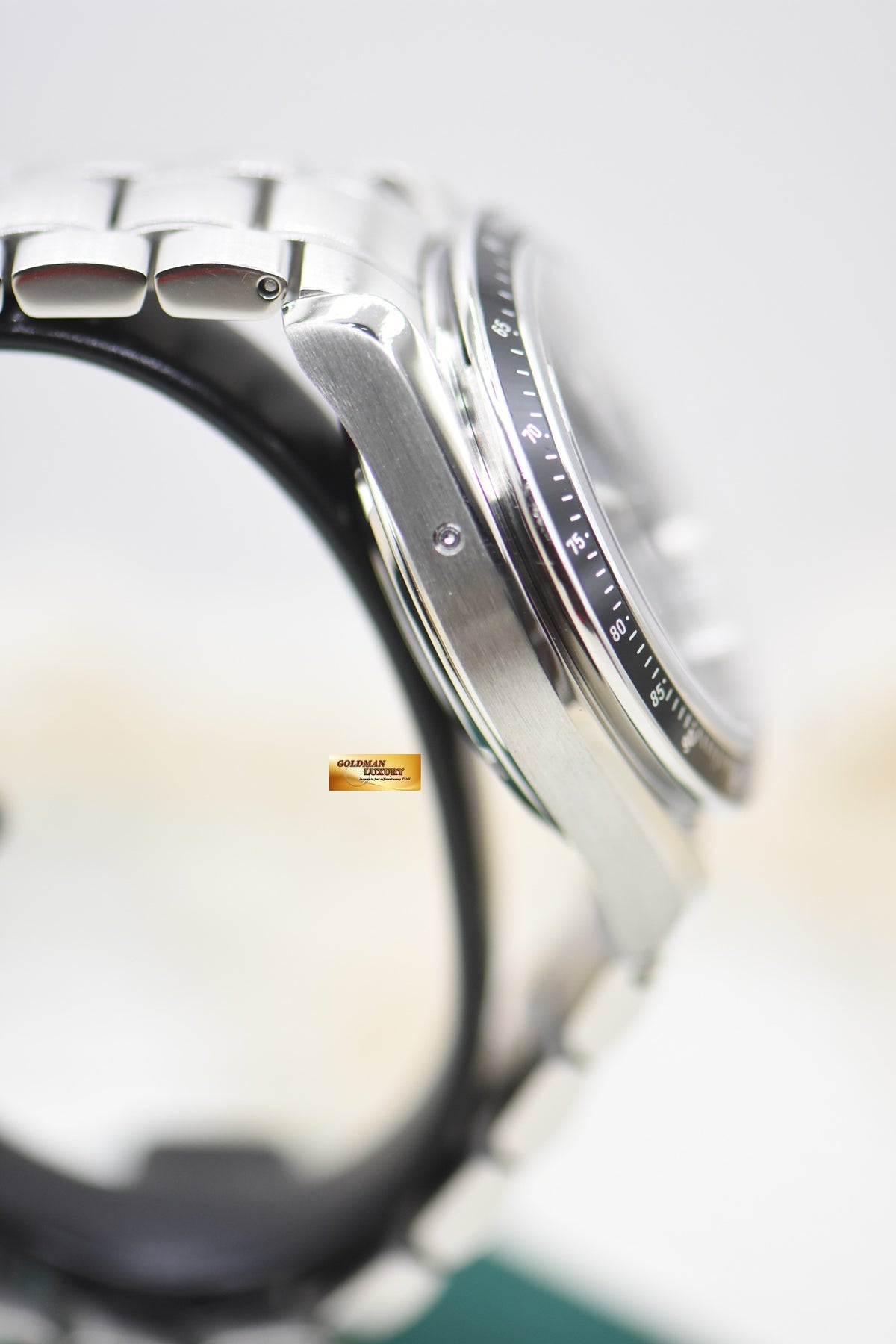 OMEGA SPEEDMASTER CHRONOGRAPH DAY-DATE-MONTH 40mm STEEL IN BRACELET BLACK DIAL 3220.5000 (MINT)