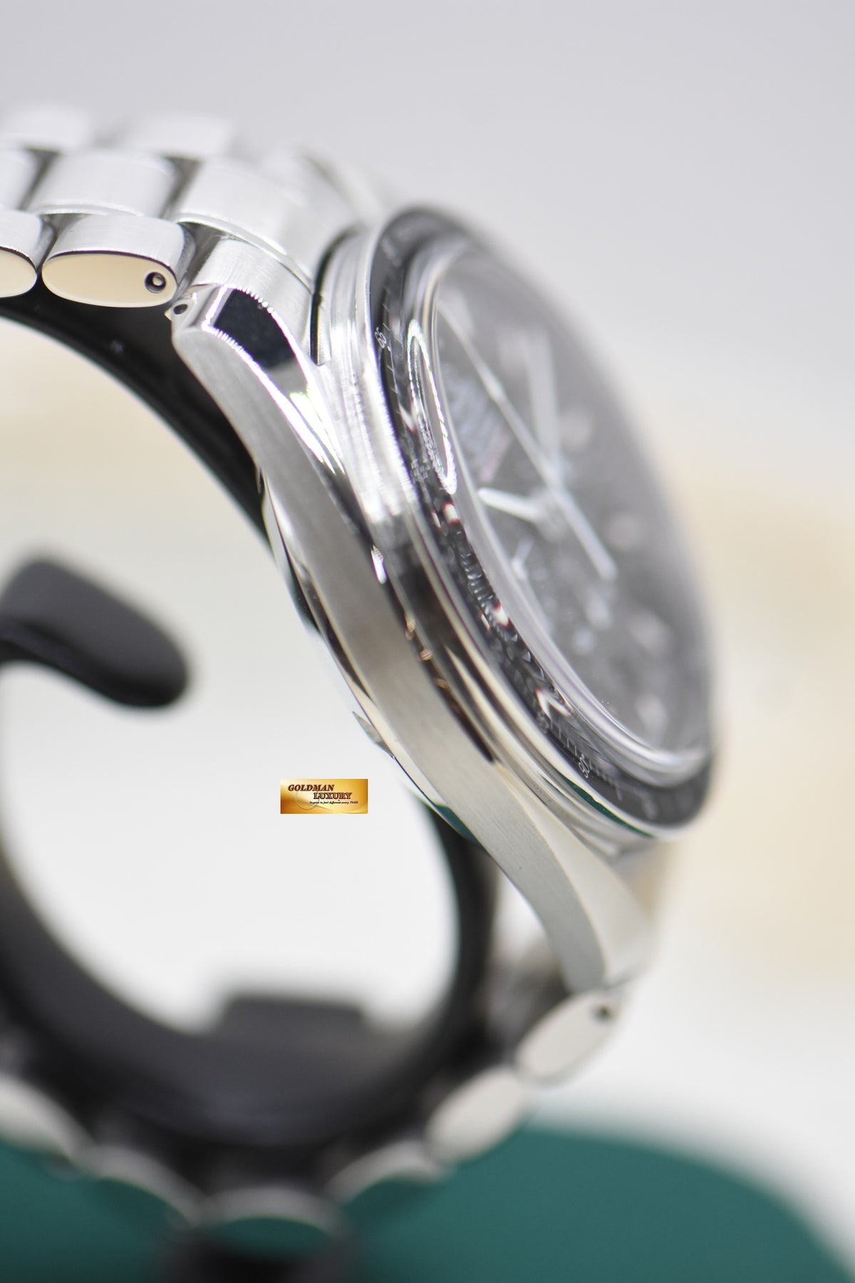 OMEGA SPEEDMASTER CHRONOGRAPH RACING 42mm STEEL IN BRACELET CARBON FIBRE DIAL 3552.5900 (MINT)