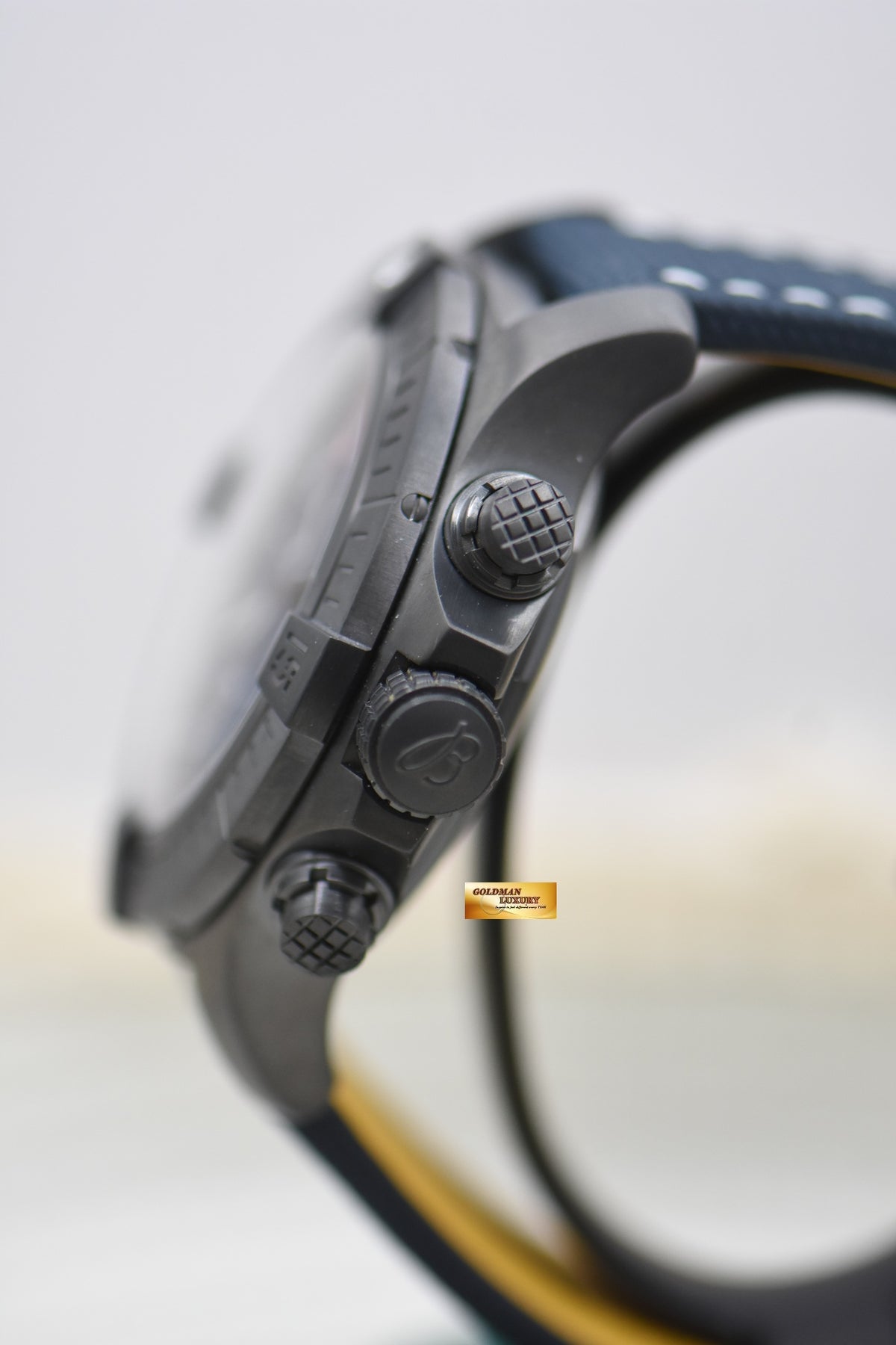 BREITLING SUPER AVENGER CHRONOGRAPH 48 NIGHT MISSION V13375 (LNIB)