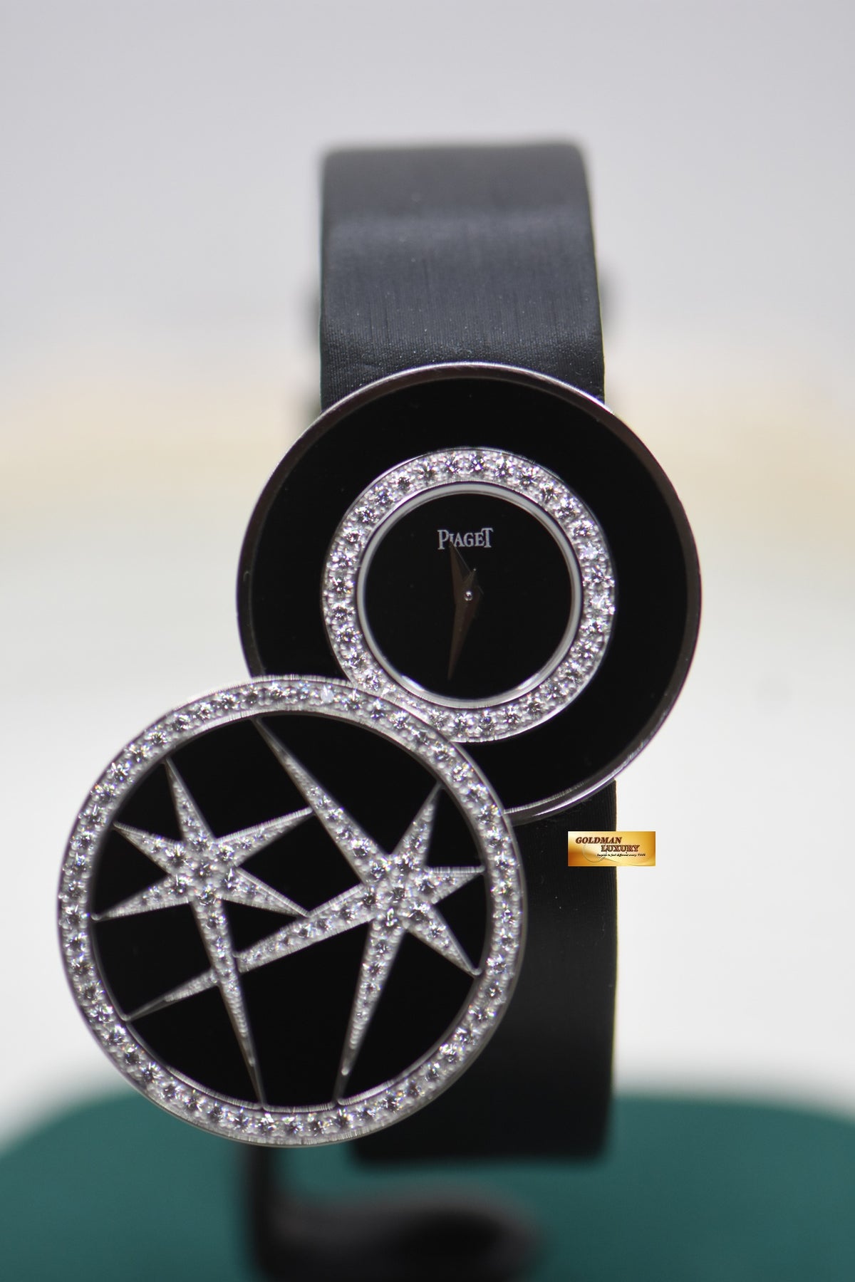 PIAGET LIMELIGHT SECRET DIAMOND 30mm WHITE GOLD IN SATIN LEATHER QUARTZ G0A31084 (MINT)