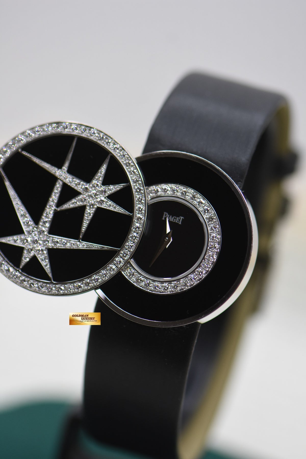 PIAGET LIMELIGHT SECRET DIAMOND 30mm WHITE GOLD IN SATIN LEATHER QUARTZ G0A31084 (MINT)