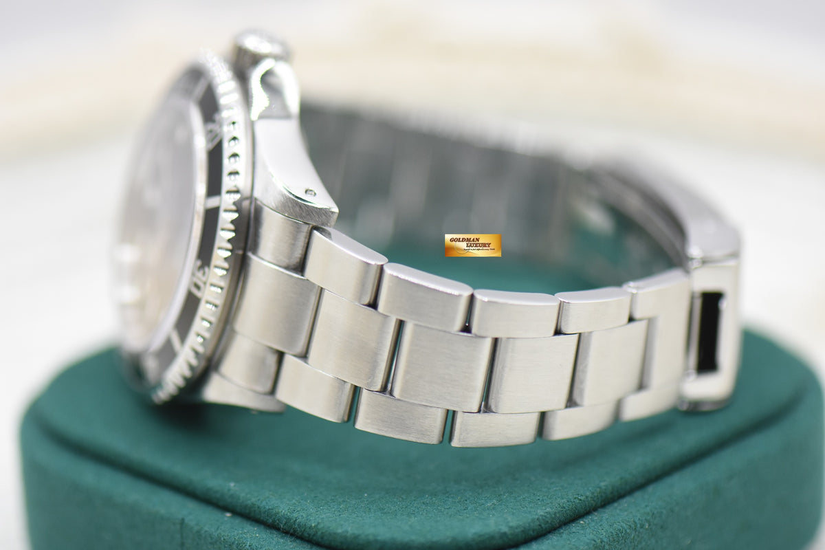 ROLEX OYSTER SEA-DWELLER 40mm OYSTER STEEL BRACELET BLACK 16600 (MINT)