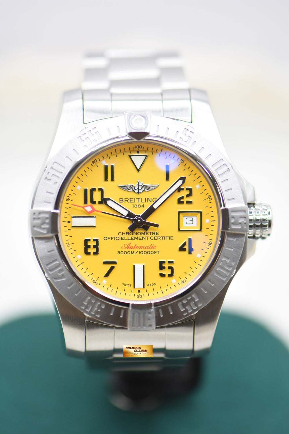 BREITLING AVENGER II SEAWOLF 45mm STEEL IN BRACELET YELLOW DIAL A17331 (MINT)