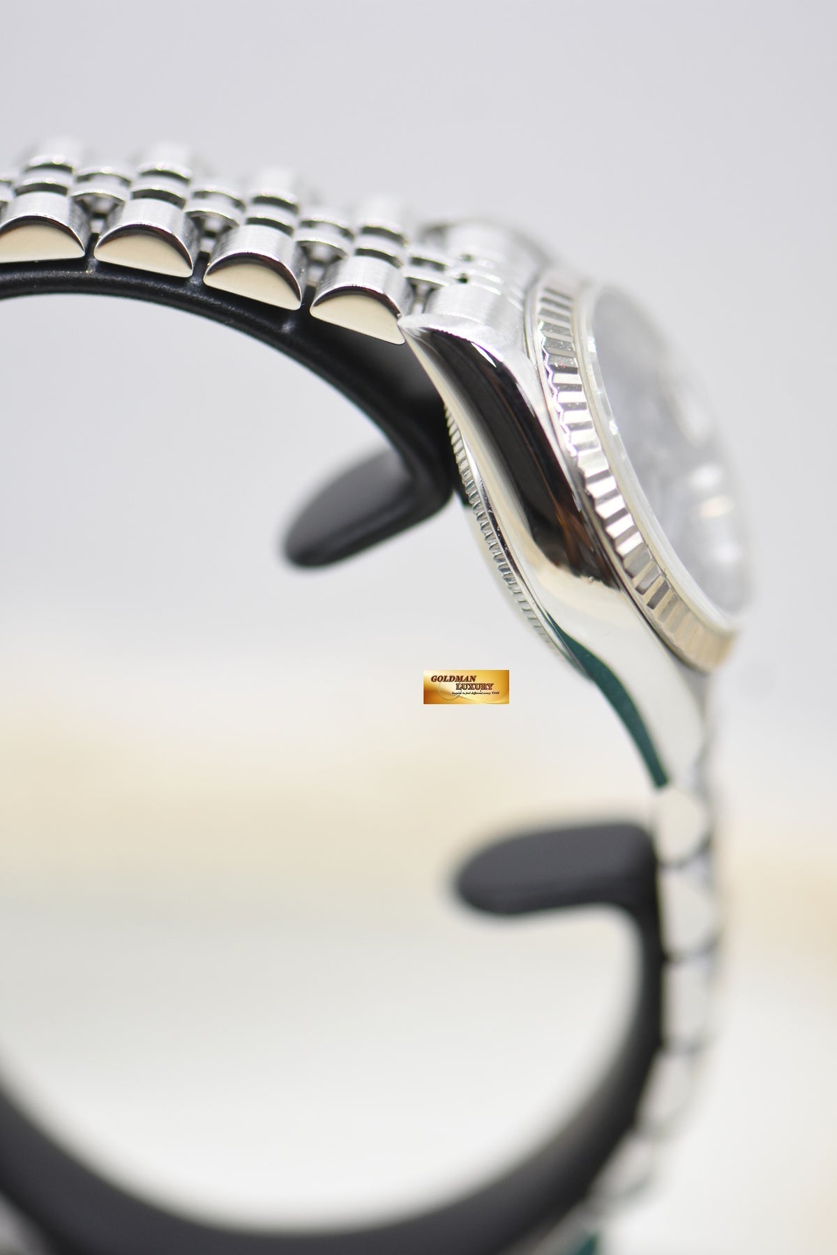 ROLEX OYSTER DATEJUST 26mm STEEL IN JUBILEE BRACELET BLUE ROMAN DIAL 69174 (MINT)