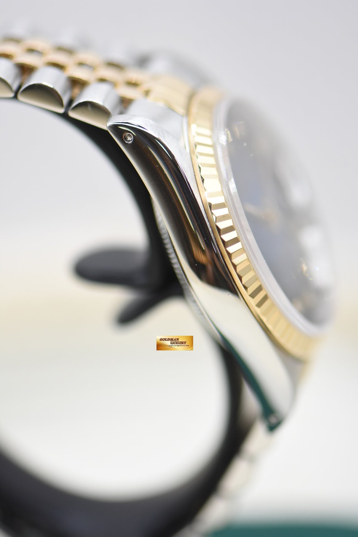 [SOLD] ROLEX OYSTER DATEJUST 36mm HALF -GOLD IN JUBILEE BRACELET BLUE VIGNETTE DIAMOND DIAL 16233 (MINT)