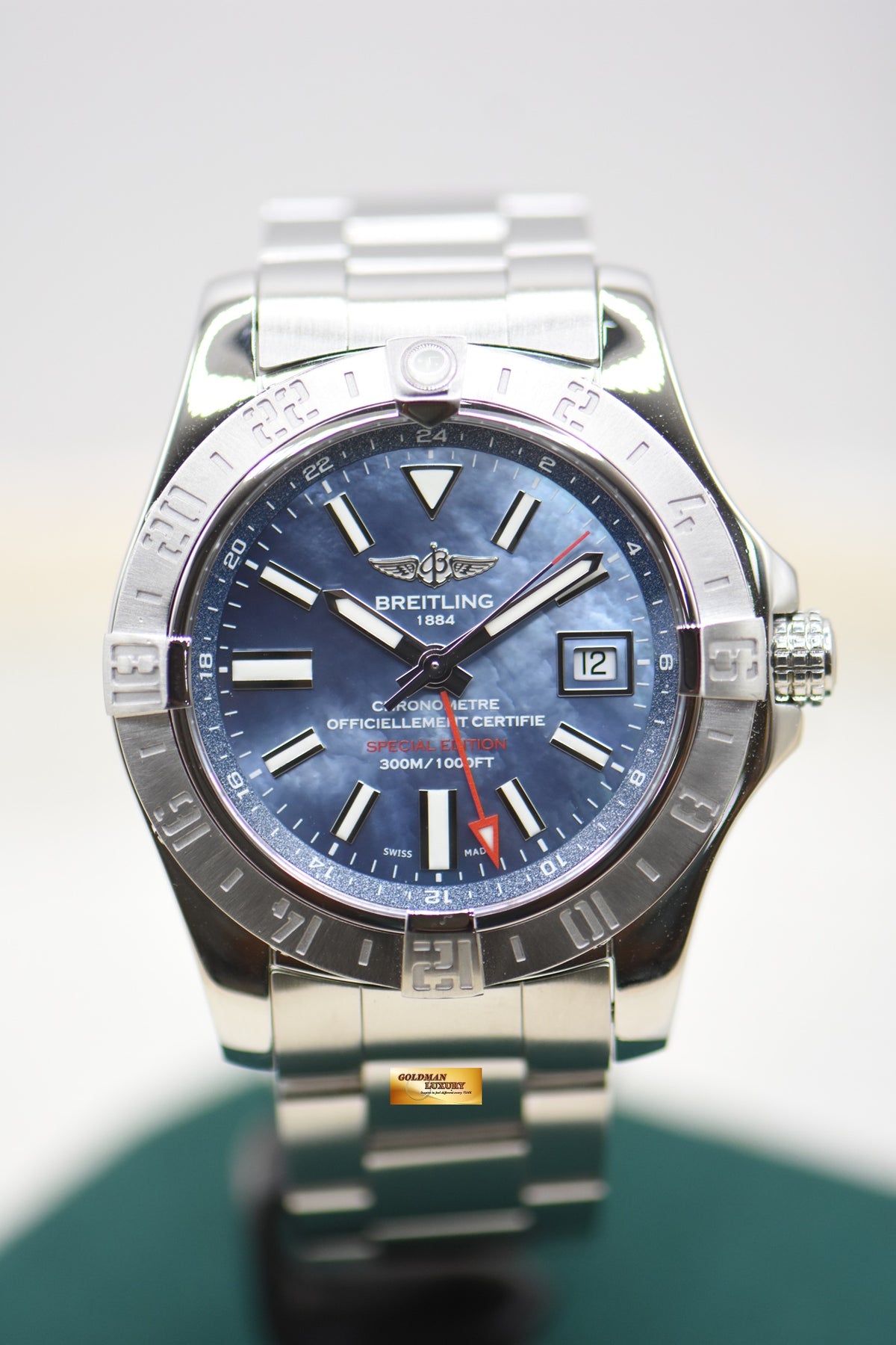 BREITLING AVENGER II GMT 43mm STEEL IN BRACELET MOP DIAL A32390 JAPAN EDITION (MINT)