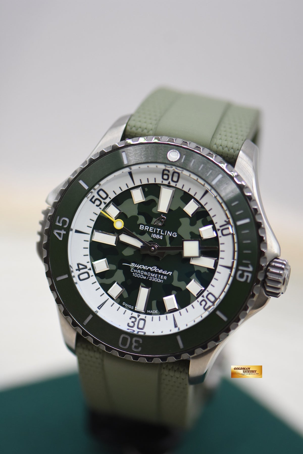 BREITLING SUPEROCEAN 46mm SUPER DIVER TITANIUM GREEN RUBBER AUTOMATIC E10379 (MINT)