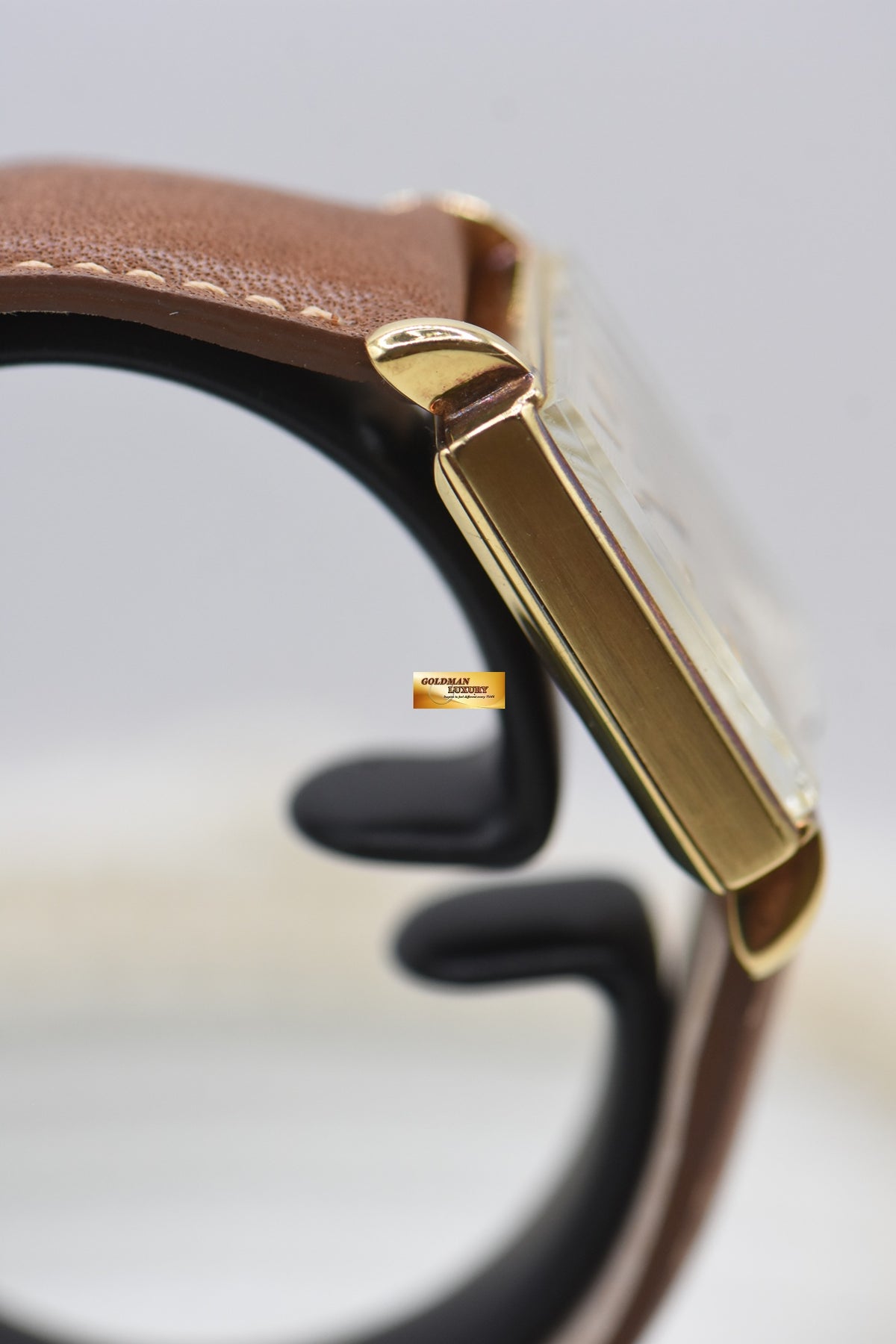 PATEK PHILIPPE VINTAGE SQUARE YELLOW GOLD IN LEATHER STRAP MANUAL WINDING 2475 (VINTAGE-AGING)