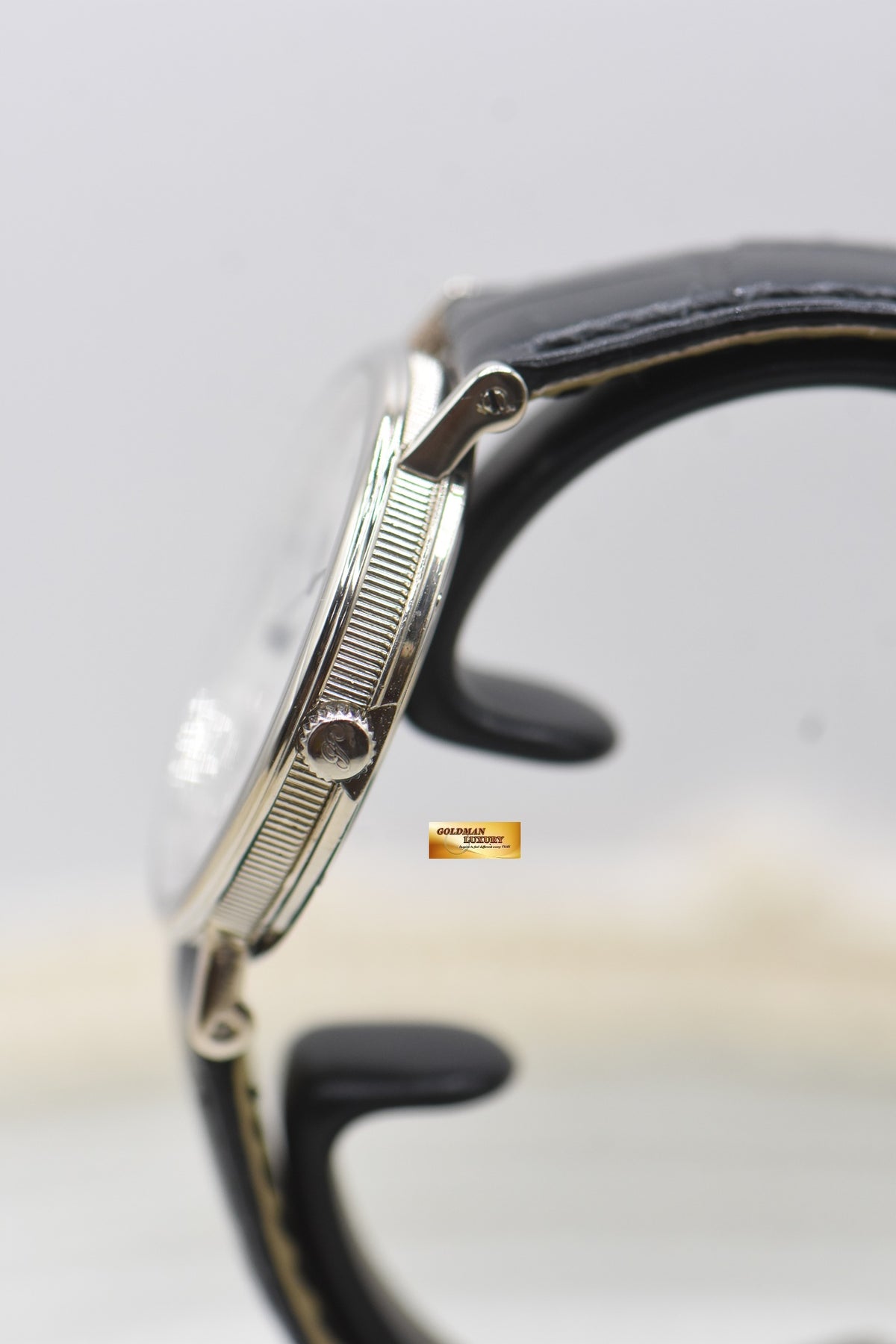 [SOLD] BREGUET CLASSIQUE 35mm WHITE GOLD IN LEATHER STRAP AUTOMATIC 5920BB (MINT)