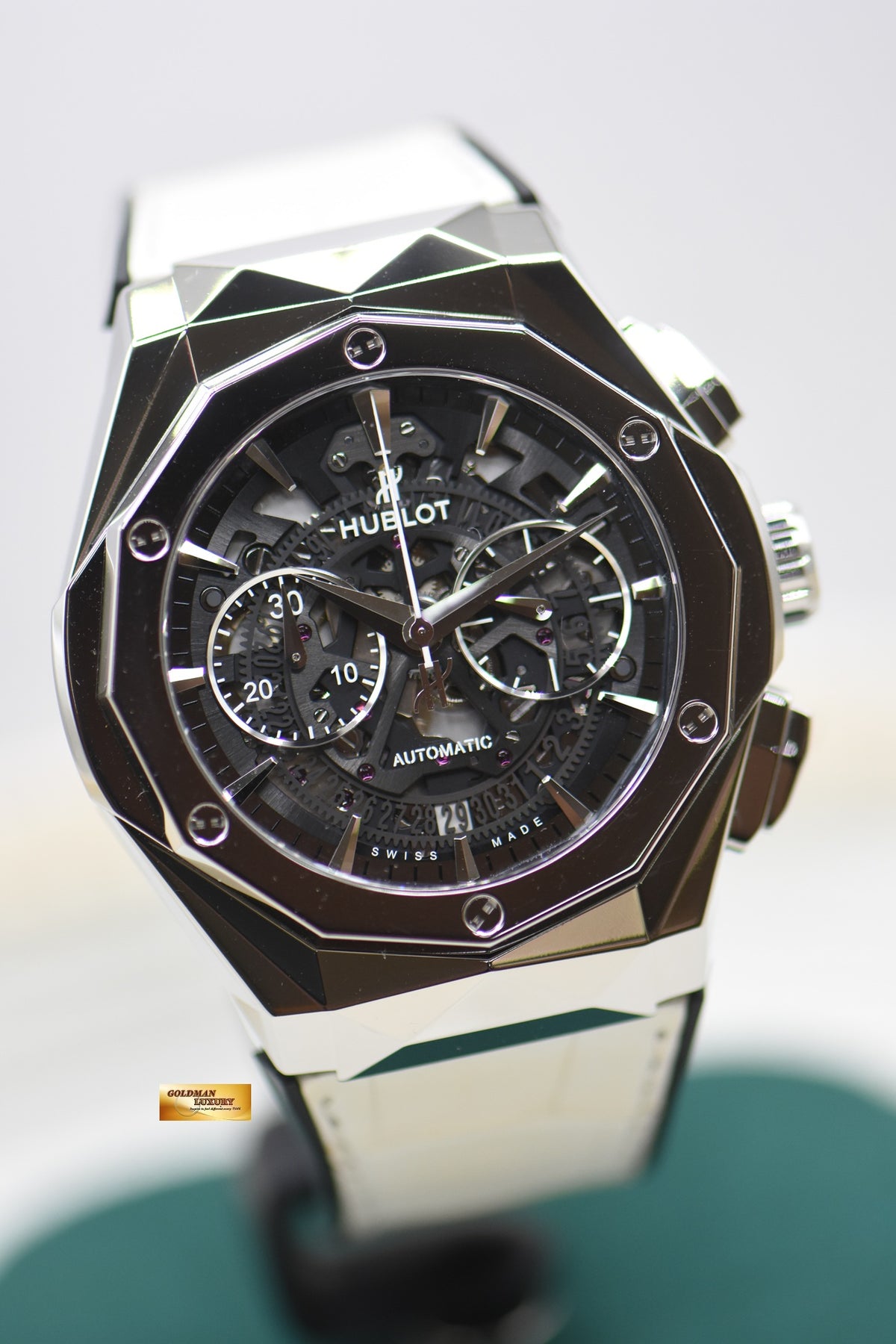 HUBLOT CLASSIC FUSION AEROFUSION CHRONOGRAPH 45mm TITANIUM IN ORLINSKI DESIGN WHITE RUBBER STRAP AUTOMATIC 525.NX.0127.LR (MINT)