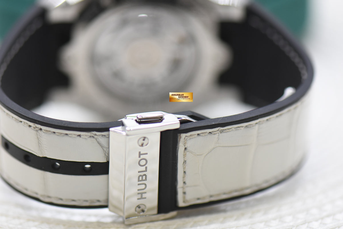HUBLOT CLASSIC FUSION AEROFUSION CHRONOGRAPH 45mm TITANIUM IN ORLINSKI DESIGN WHITE RUBBER STRAP AUTOMATIC 525.NX.0127.LR (MINT)