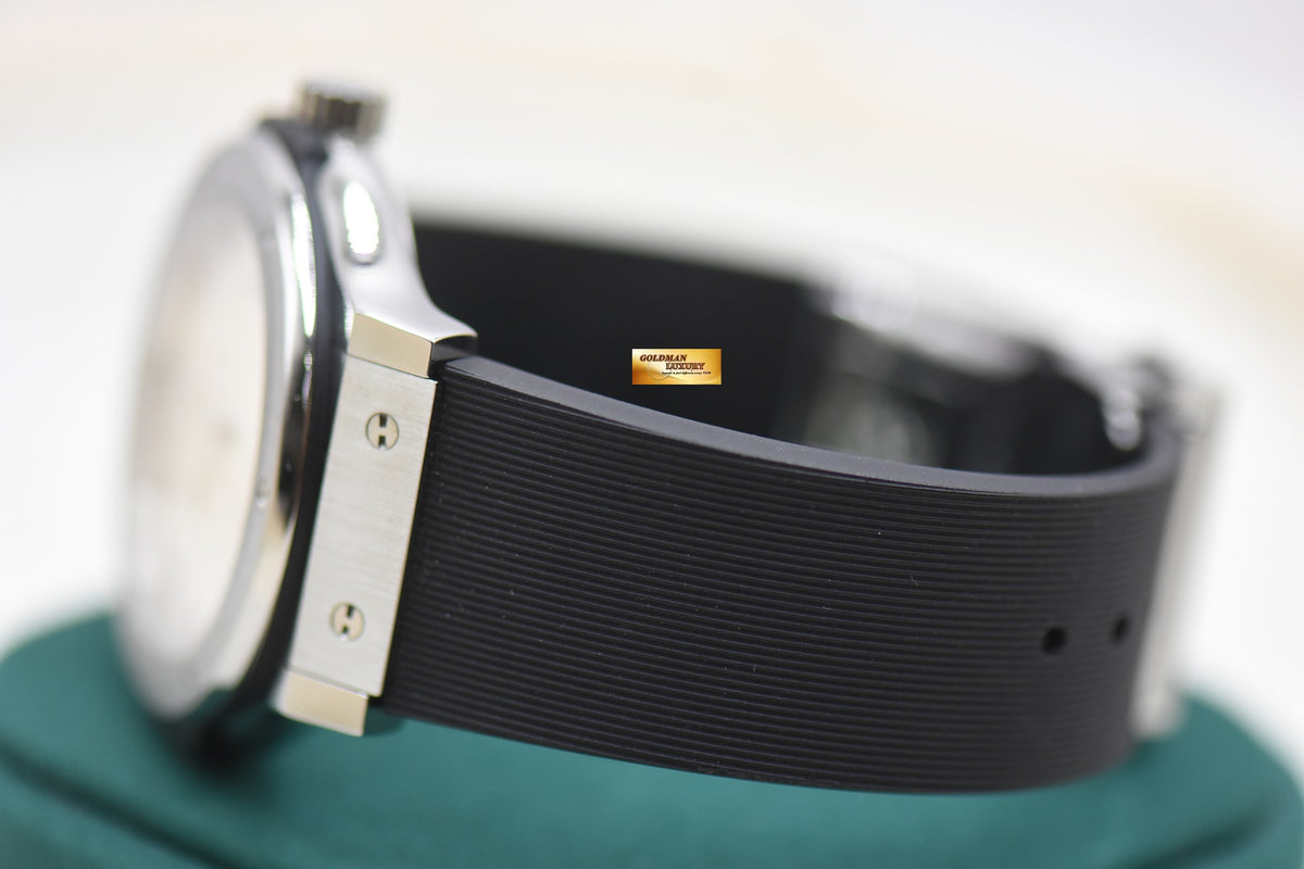 HUBLOT CLASSIC FUSION 42mm TITANIUM RUBBER STRAP OPALINE DIAL AUTOMATIC 542.NX.2610.RX (MINT)