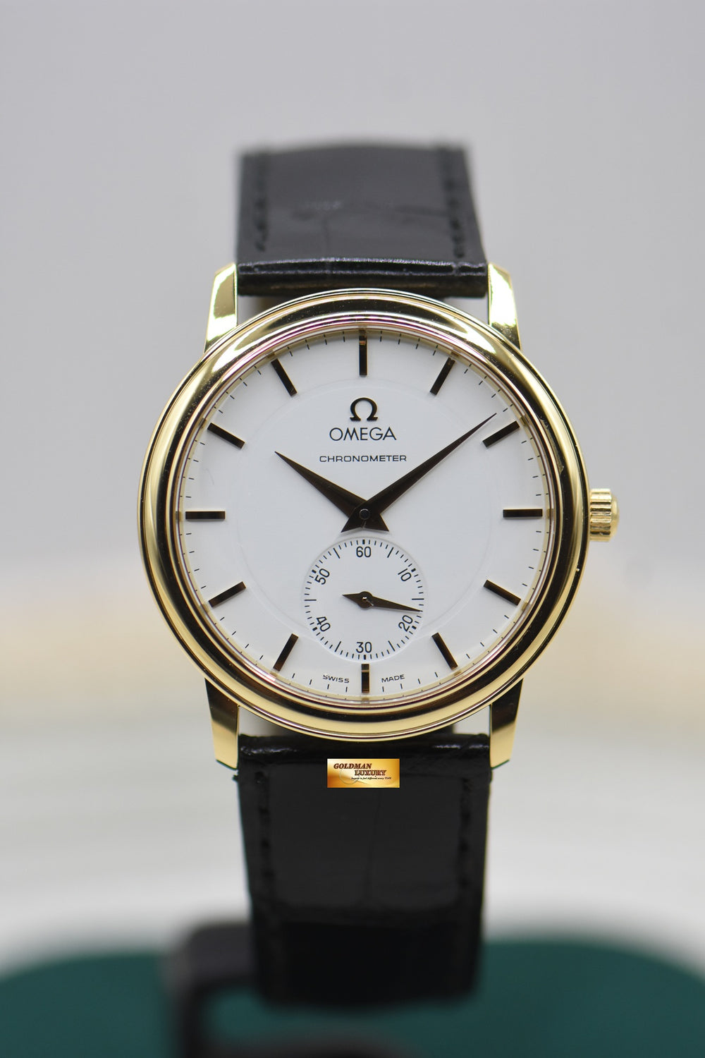 OMEGA CONSTELLATION 34mm CHRONOMETER SUB-SEC YELLOW GOLD IN LEATHER AUTOMATIC 4620.3100 (VINTAGE)