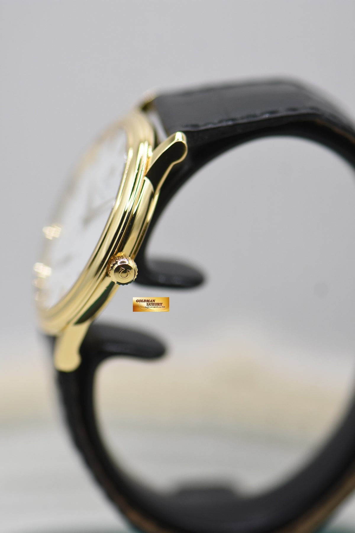 OMEGA CONSTELLATION 34mm CHRONOMETER SUB-SEC YELLOW GOLD IN LEATHER AUTOMATIC 4620.3100 (VINTAGE)