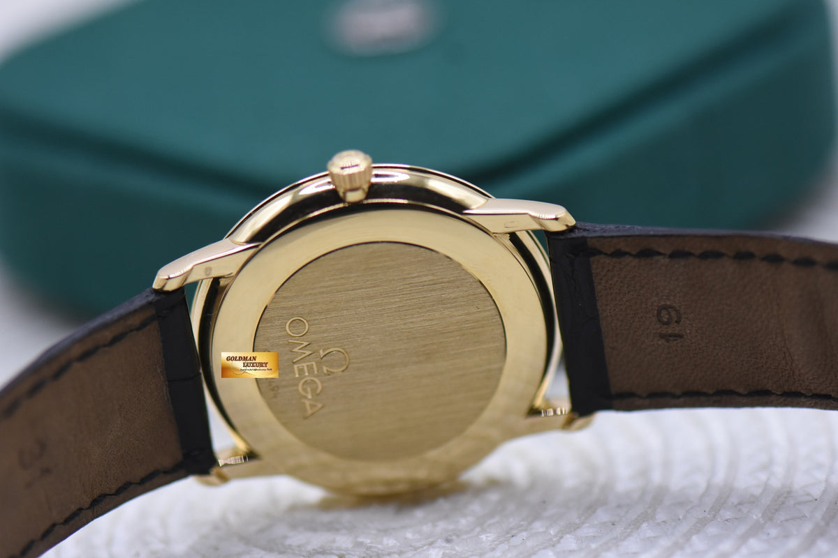 OMEGA CONSTELLATION 34mm CHRONOMETER SUB-SEC YELLOW GOLD IN LEATHER AUTOMATIC 4620.3100 (VINTAGE)