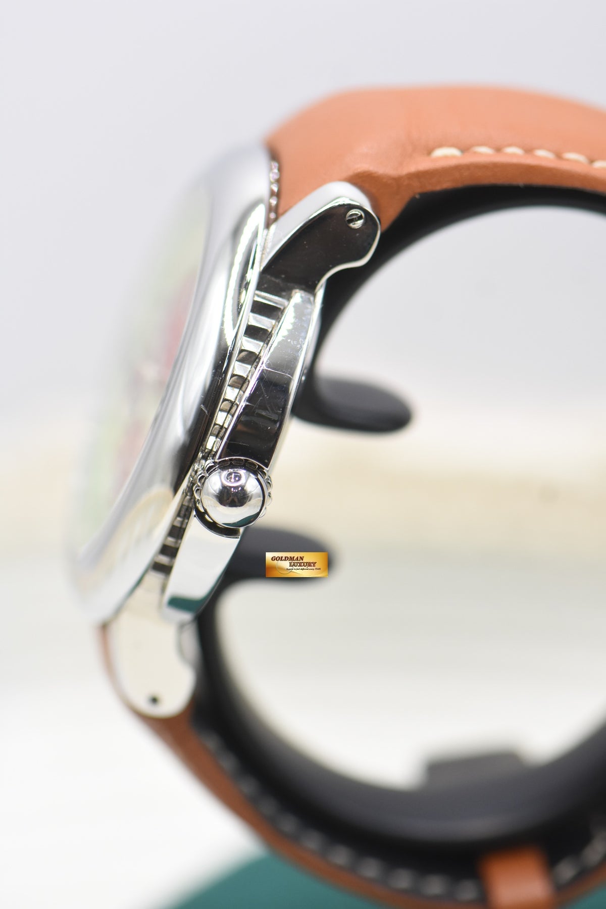 GERALD GENTA ARENA BI-RETRO 45mm STEEL IN LEATHER JUMPING HOUR DATE AUTOMATIC BSP.Y.10 (MINT)