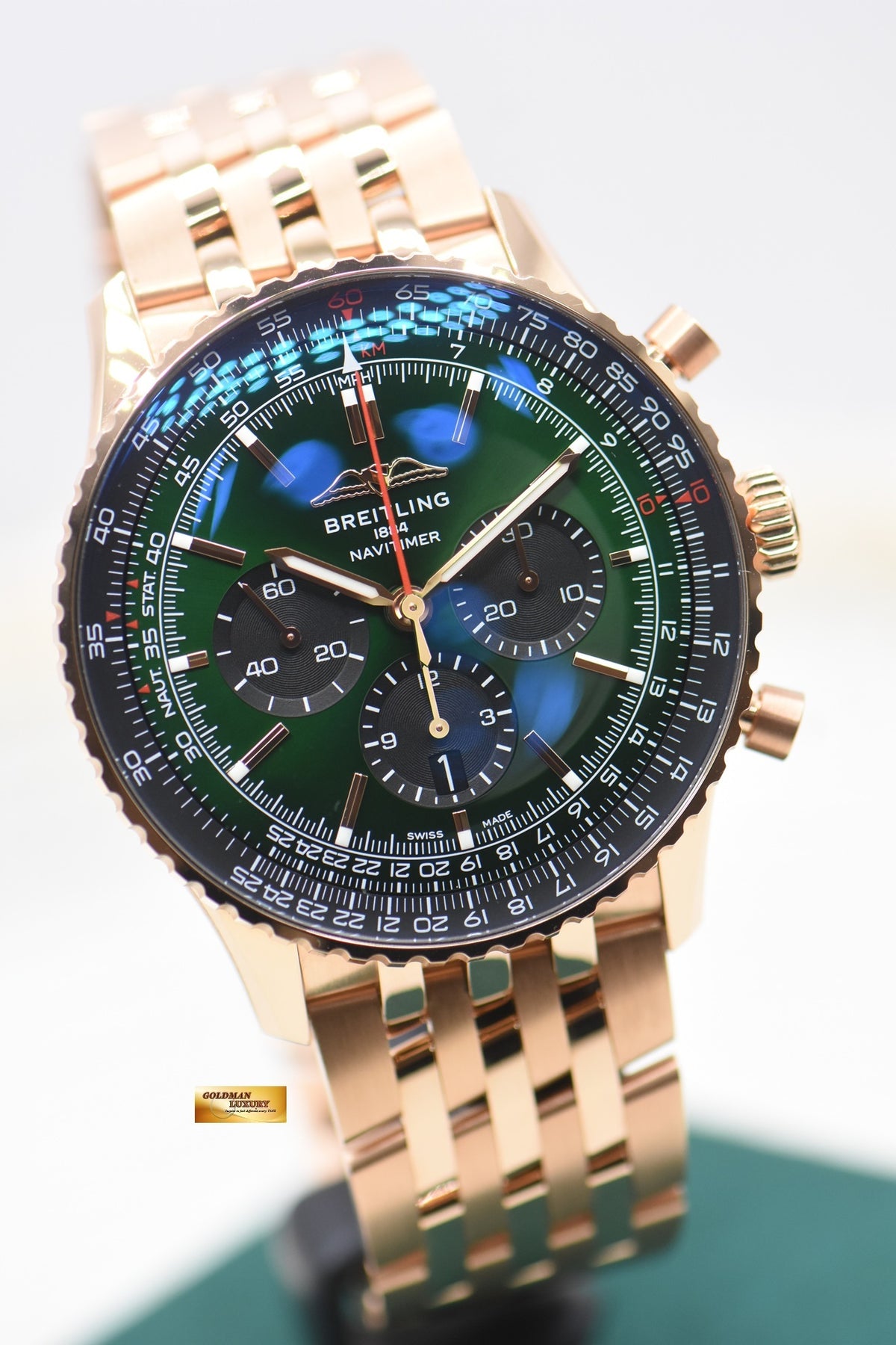 BREITLING NAVITIMER B01 CHRONOGRAPH 46mm GREEN DIAL RED GOLD IN BRACELET RB0137 (NEW-UNWORN)