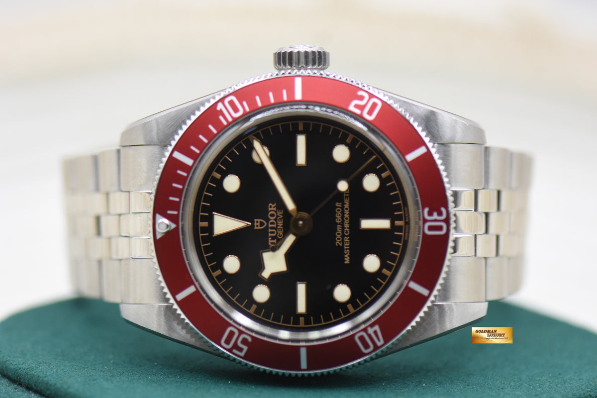 TUDOR BLACK BAY 41mm STEEL IN JUBILEE BRACELET RED BEZEL M7941A1A0RU (MINT)