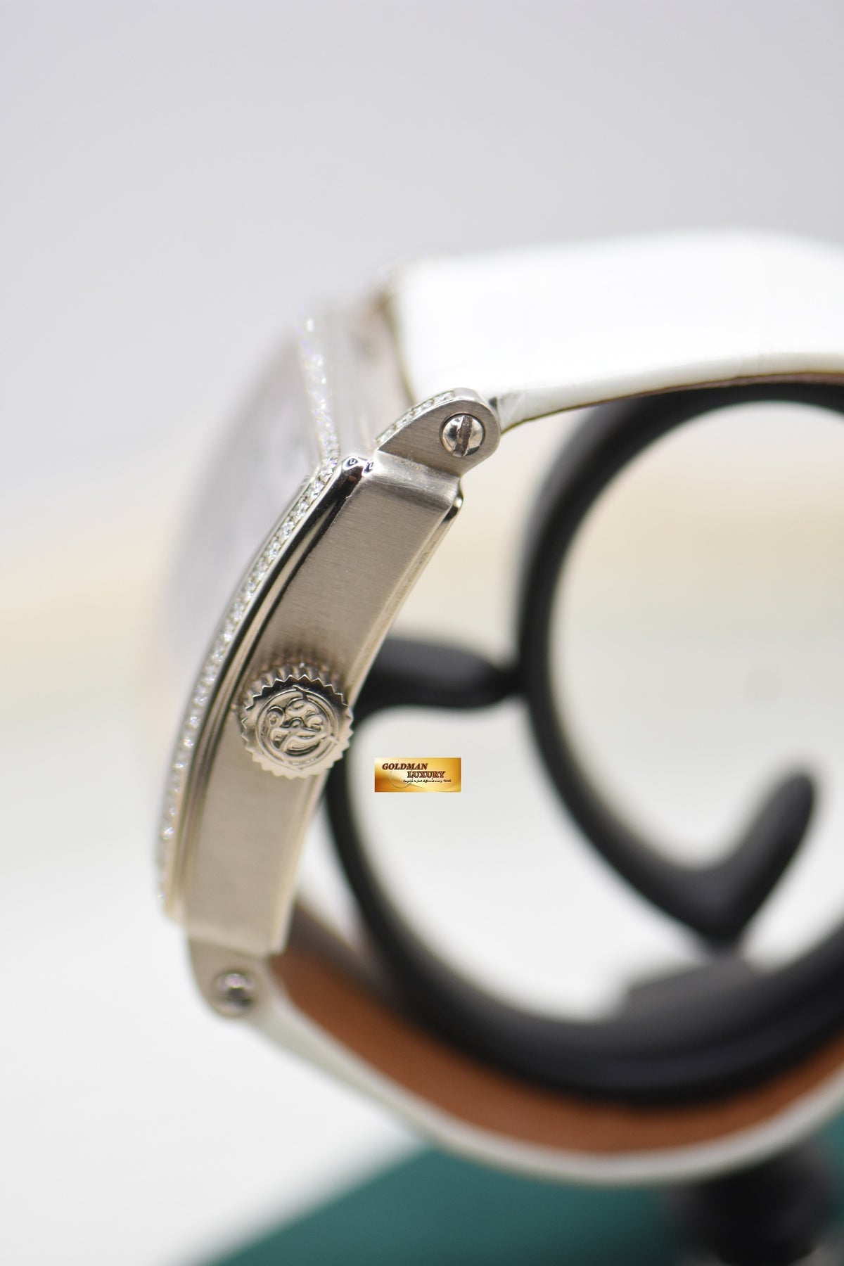 ROGER DUBUIS GOLDEN SQUARE MOP 34mm WHITE GOLD DIAMOND BEZEL MANUAL WINDING G34 98 0-SDC (MINT)