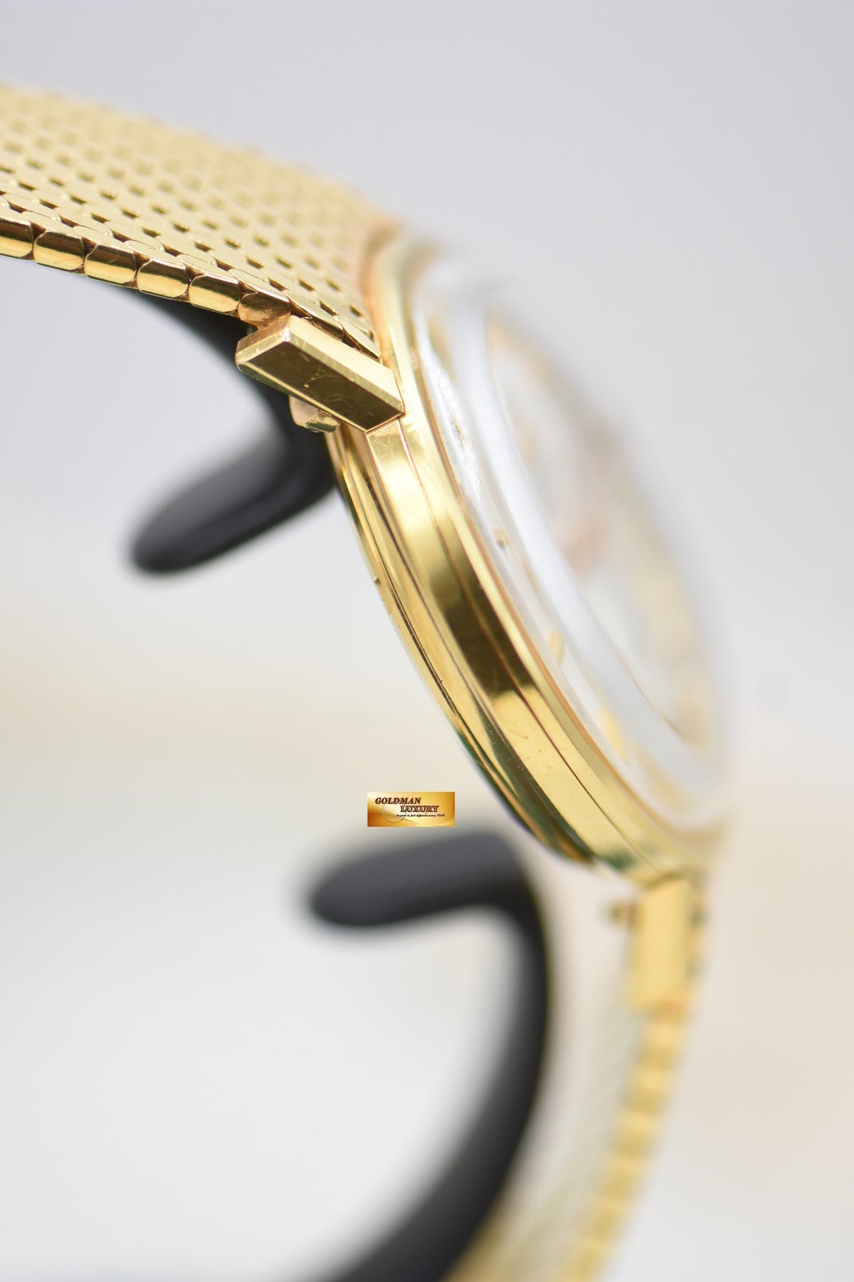 OMEGA CONSTELLATION CHRONOMETER DATE 36mm YELLOW GOLD MILANESE BRACELET AUTOMATIC 168.004 (MINT)