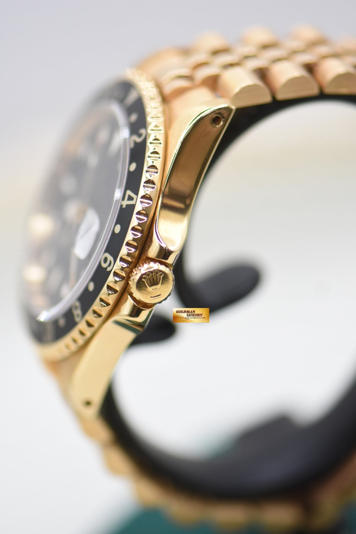ROLEX OYSTER GMT-MASTER II YELLOW GOLD IN JUBILEE BRACELET BLACK DIAL 16718 (MINT)