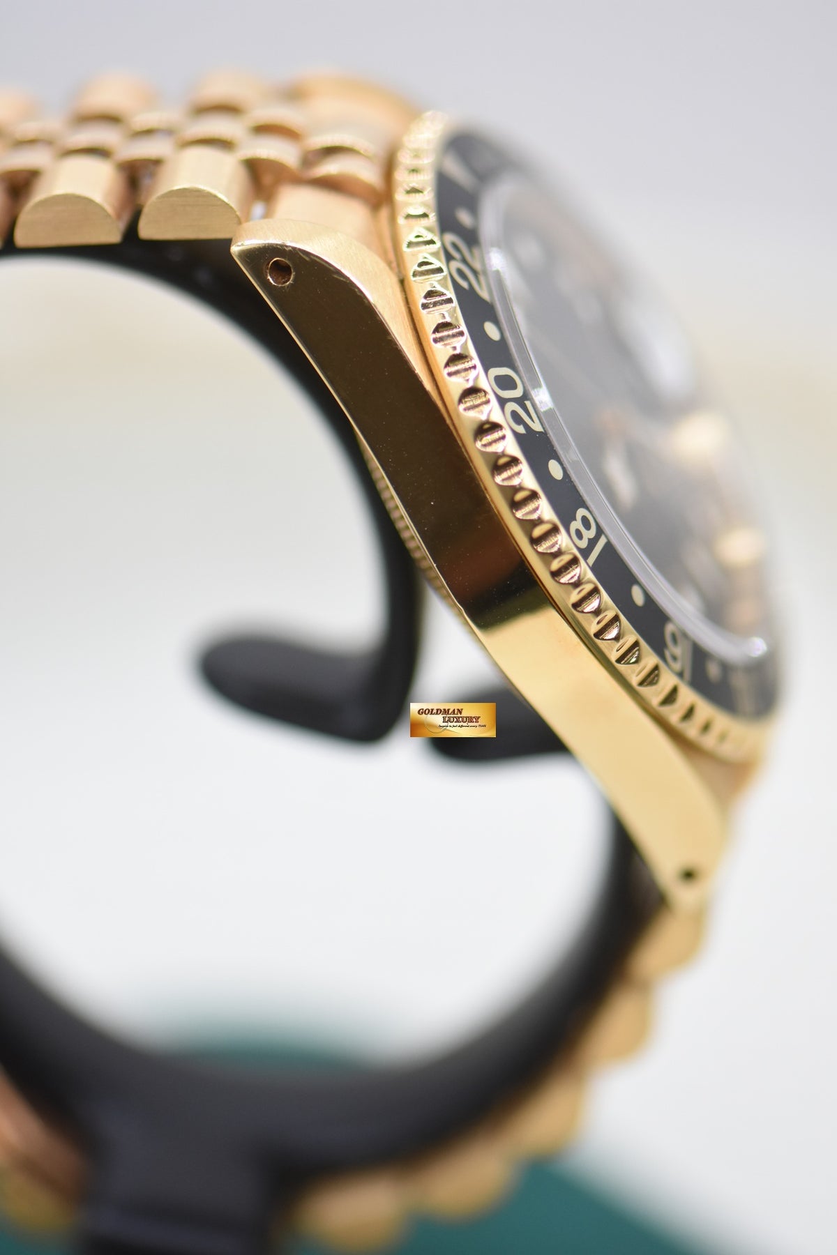 ROLEX OYSTER GMT-MASTER II YELLOW GOLD IN JUBILEE BRACELET BLACK DIAL 16718 (MINT)