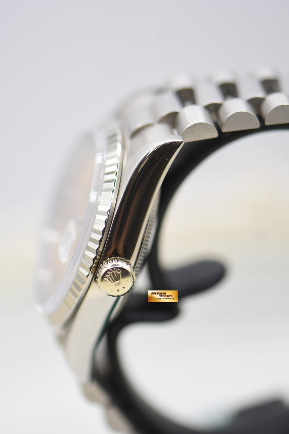 ROLEX OYSTER DAY-DATE 36mm WHITE GOLD IN BRACELET DIAMOND DIAL 18239 (MINT)