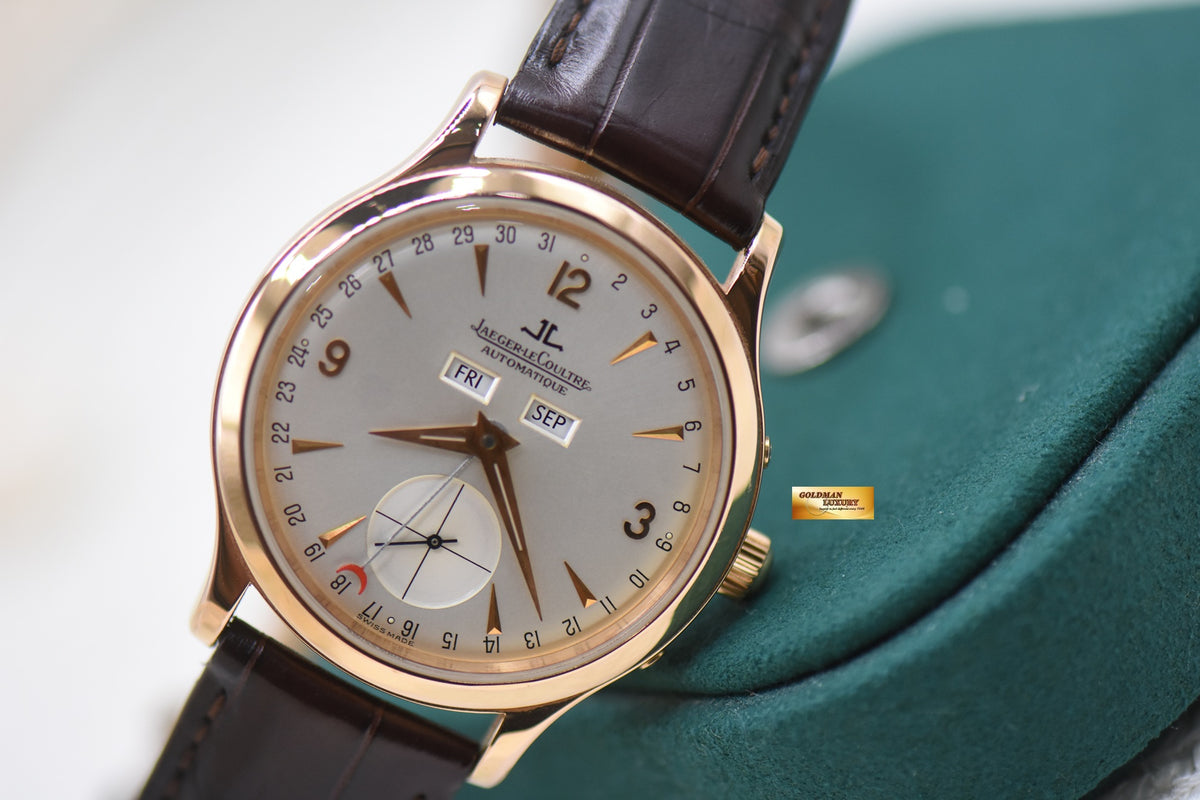JLC MASTER CONTROL TRIPLE CALENDAR DATE ROSE GOLD IN LEATHER AUTOMATIC 140.2.87 (MINT)