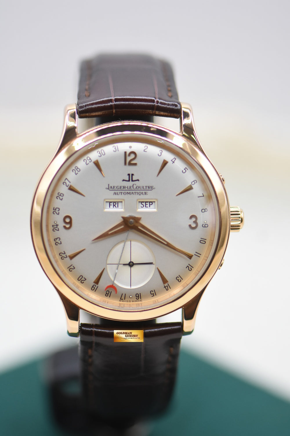 JLC MASTER CONTROL TRIPLE CALENDAR DATE ROSE GOLD IN LEATHER AUTOMATIC 140.2.87 (MINT)