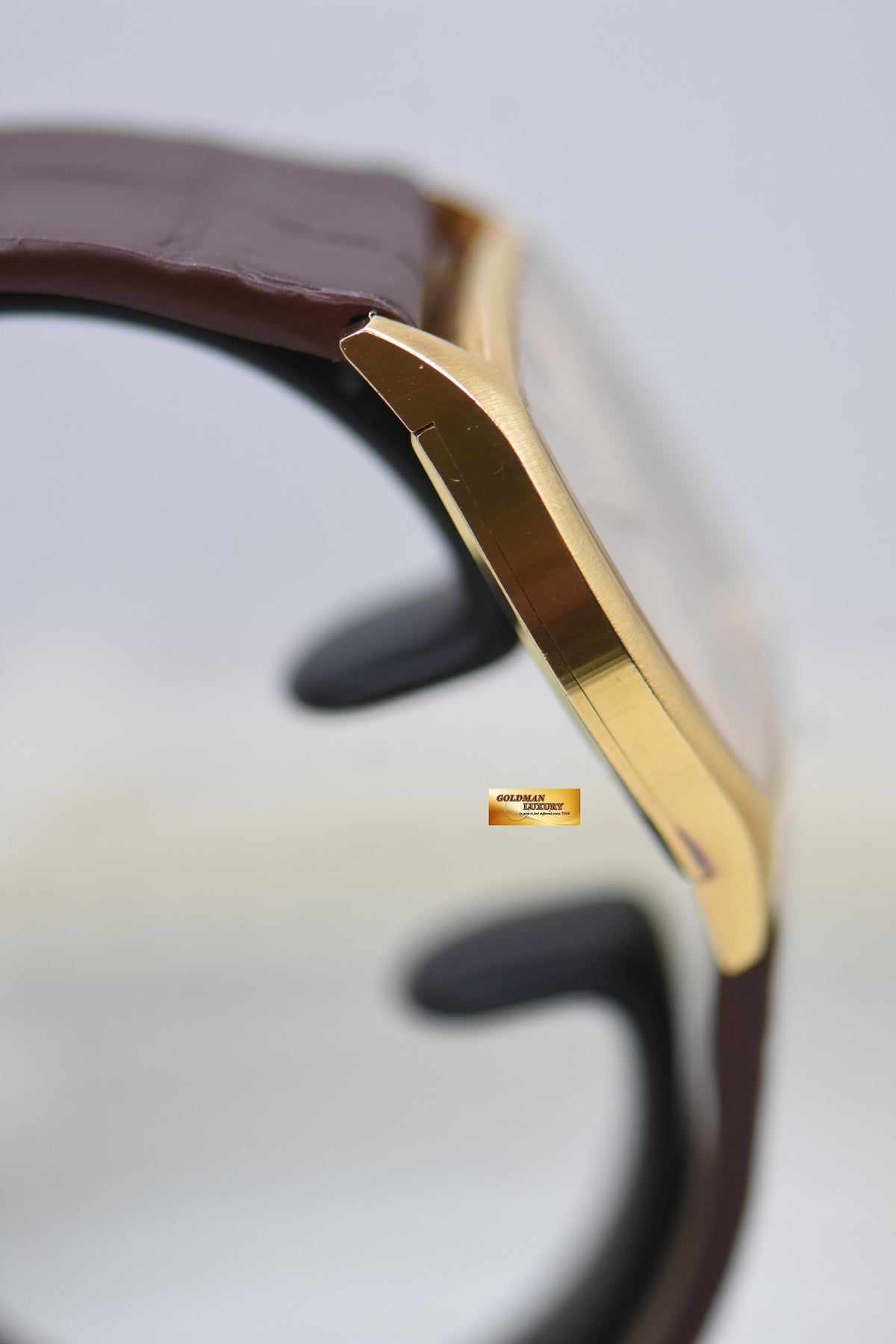 ROLEX CELLINI TONNEAU-SHAPED 32mm YELLOW GOLD IN LEATHER STRAP MANUAL WINDING 3805 (MINT)