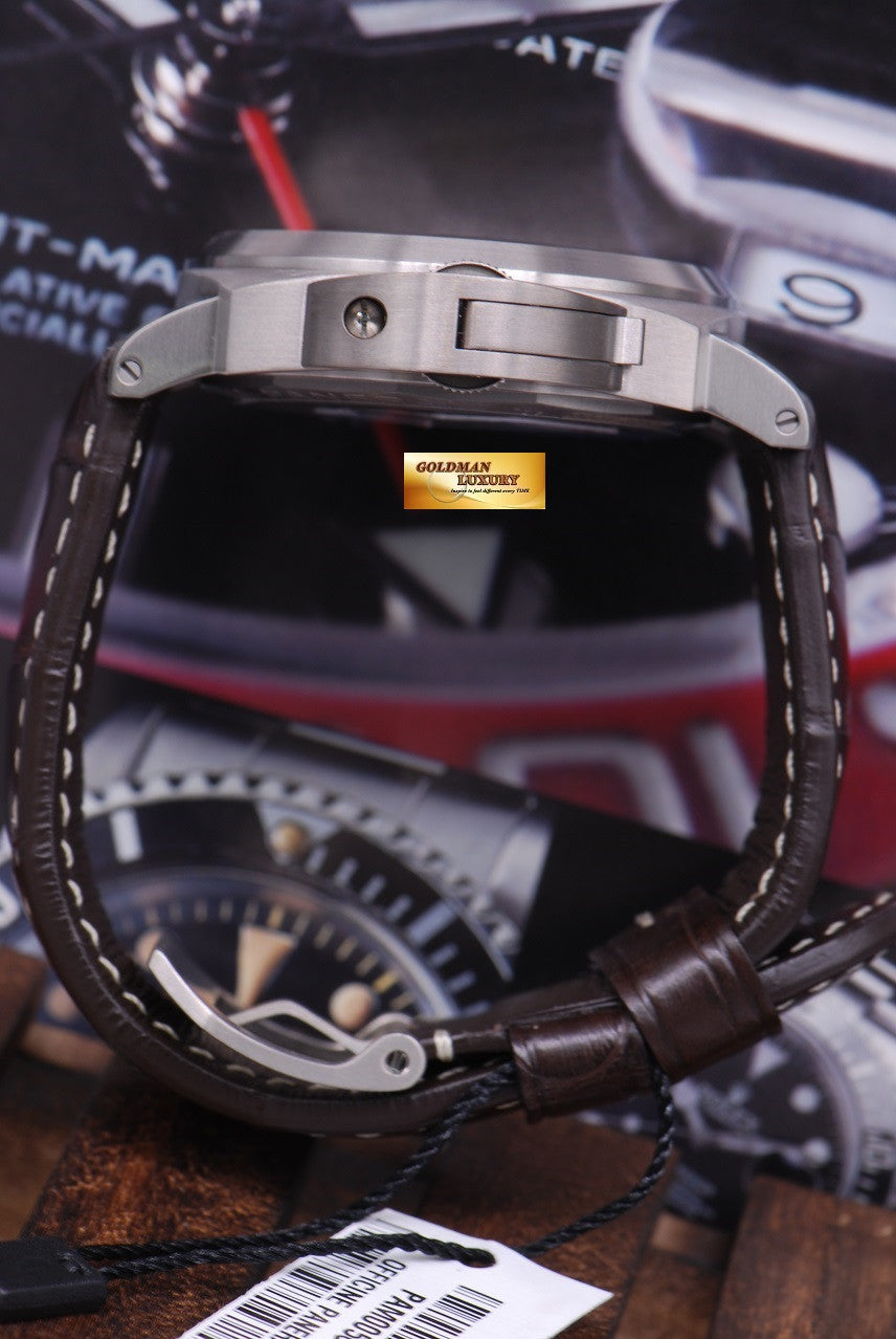 [SOLD] PANERAI LUMINOR TITANIUM 8 DAYS PAM 562 MANUAL (NEW-UNWORN)