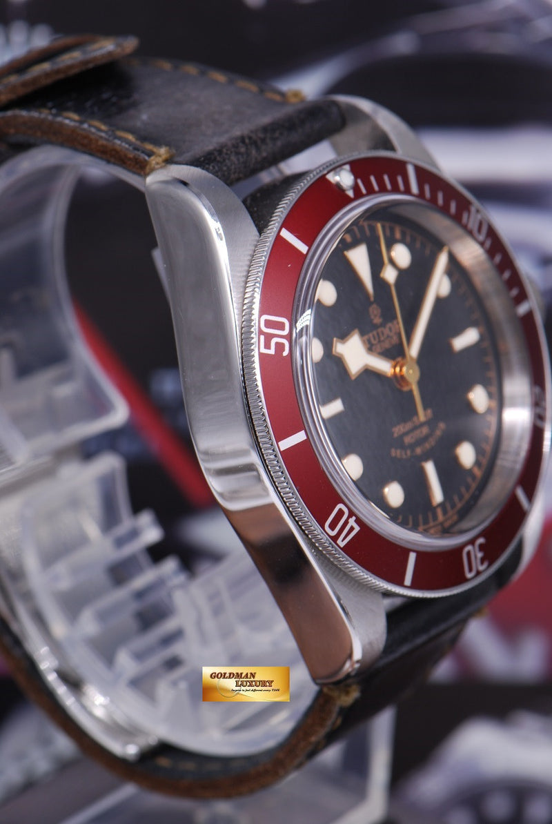 products/GML1063_-_Tudor_Black_Bay_Heritage_Burgundy_Bezel_Automatic_Near_Mint_-_3.JPG