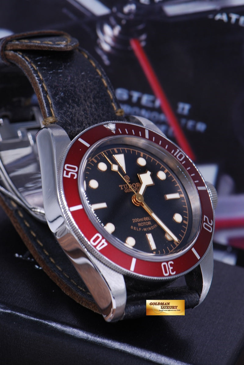 products/GML1063_-_Tudor_Black_Bay_Heritage_Burgundy_Bezel_Automatic_Near_Mint_-_6.JPG