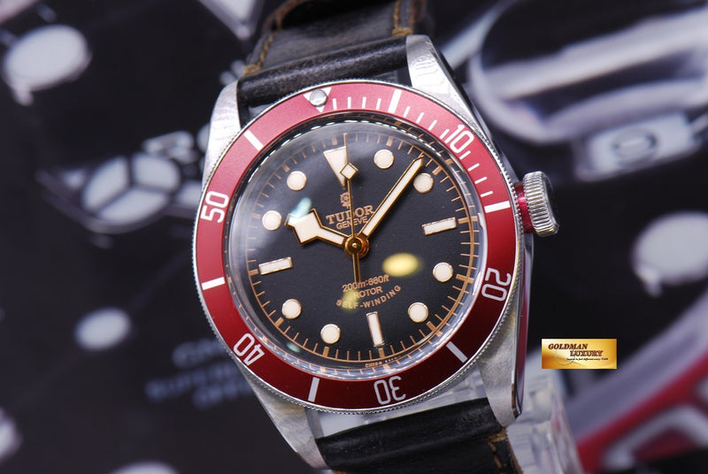 products/GML1063_-_Tudor_Black_Bay_Heritage_Burgundy_Bezel_Automatic_Near_Mint_-_8.JPG