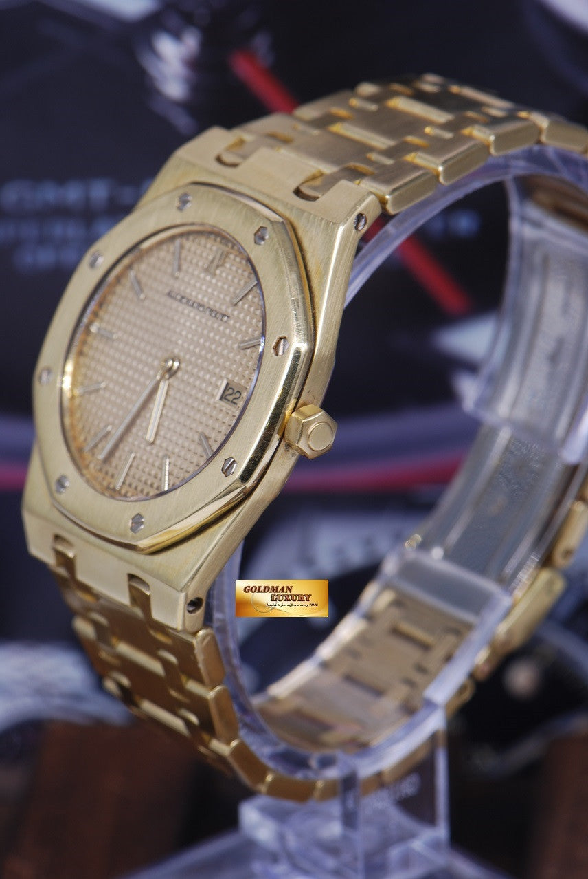 [SOLD] AUDEMARS PIGUET ROYAL OAK 18K YELLOW GOLD 35mm QUARTZ (NEAR MINT)