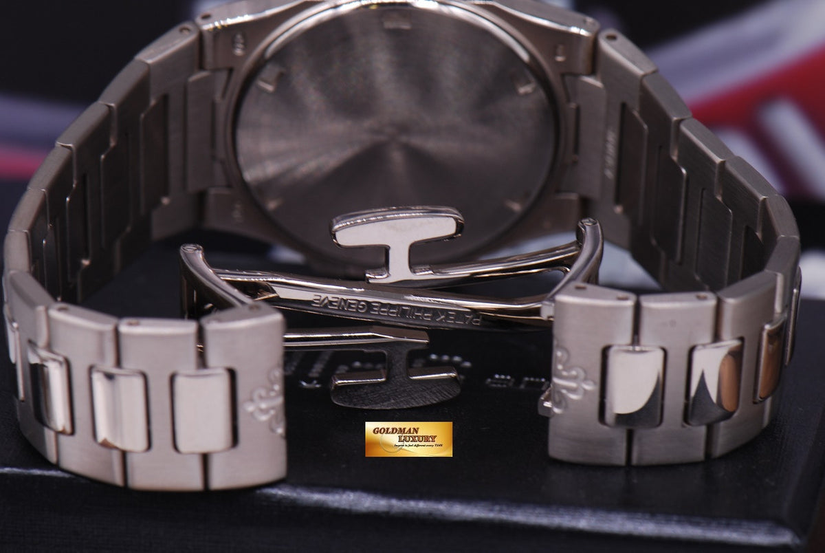 [SOLD] PATEK PHILIPPE NAUTILUS 18K WHITE GOLD LADIES QUARTZ 7011 / 1G (MINT)