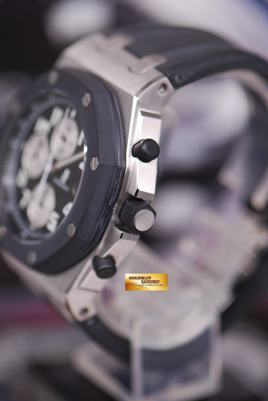 [SOLD] AUDEMARS PIGUET ROYAL OAK OFFSHORE RUBBER CLAD AUTOMATIC BLACK (NEW OLD STOCK)