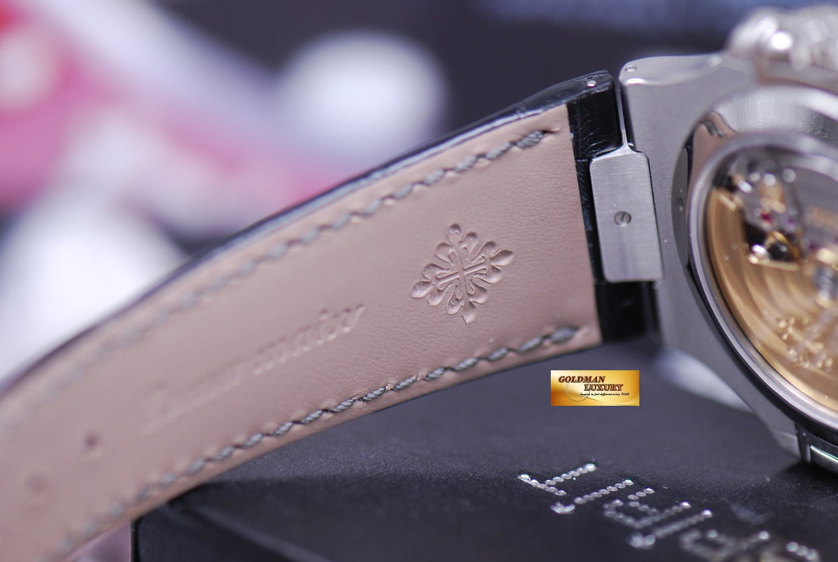 [SOLD] PATEK PHILIPPE NAUTILUS ANNUAL CALENDAR MOONPHASE 5726A-001 (NEW-UNWORN)