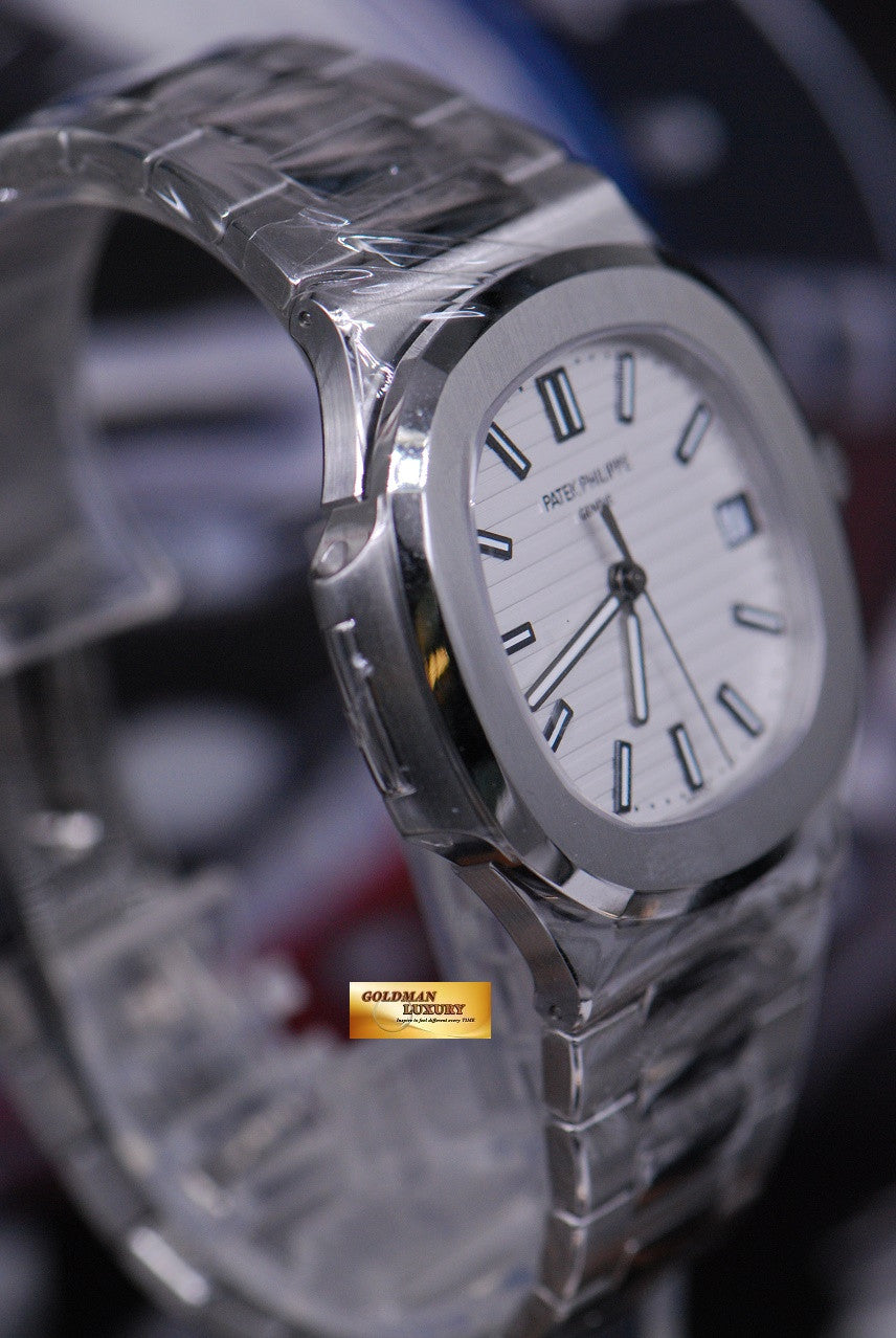 [SOLD] PATEK PHILIPPE NAUTILUS MEN’S STAINLESS STEEL WHITE 5711/1A (NEW-UNWORN)
