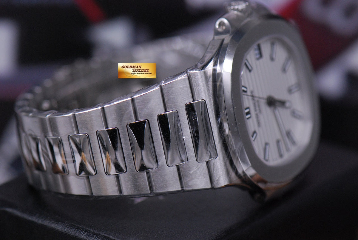 [SOLD] PATEK PHILIPPE NAUTILUS MEN’S STAINLESS STEEL WHITE 5711/1A (NEW-UNWORN)