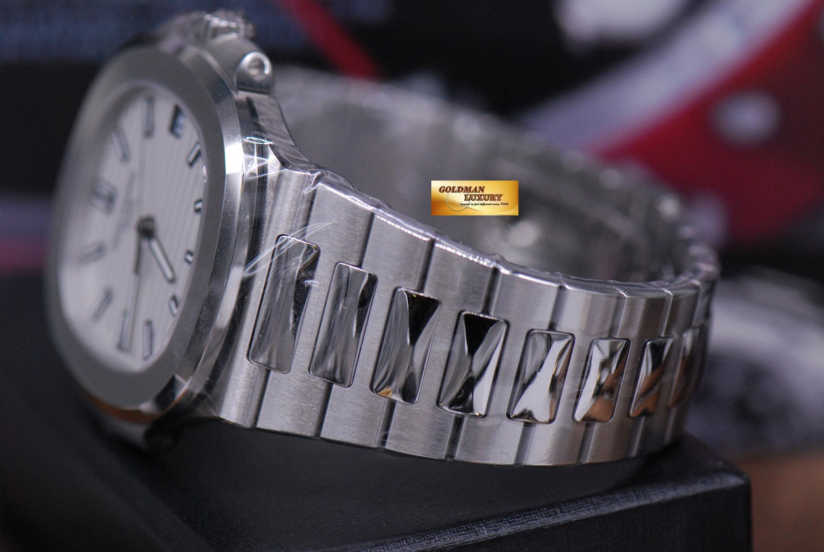 [SOLD] PATEK PHILIPPE NAUTILUS MEN’S STAINLESS STEEL WHITE 5711/1A (NEW-UNWORN)