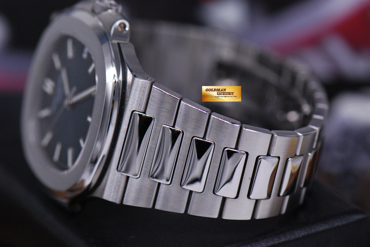 [SOLD] PATEK PHILIPPE NAUTILUS MEN’S STAINLESS STEEL BLUE 5711/1A (LNIB)