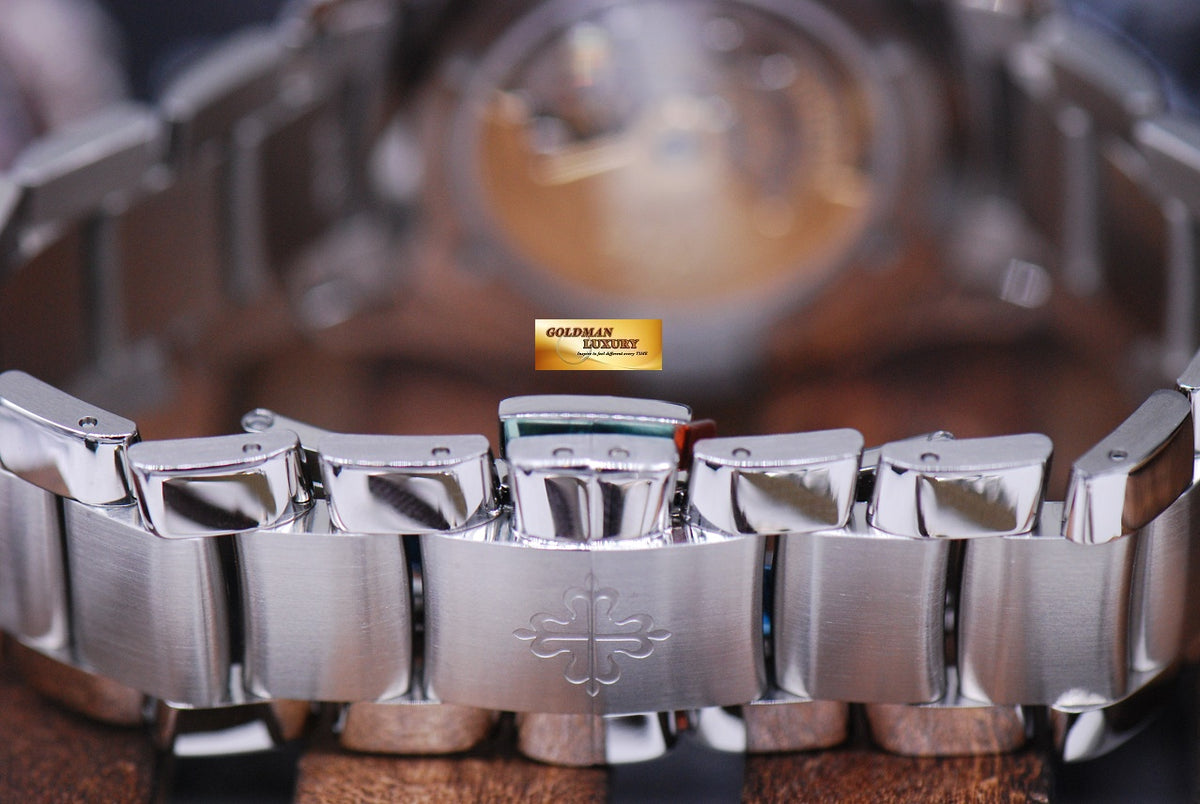 [SOLD] PATEK PHILIPPE AQUANAUT 40mm STAINLESS STEEL W/ BRACELET AUTOMATIC 5167A-001 (NEW-UNWORN)