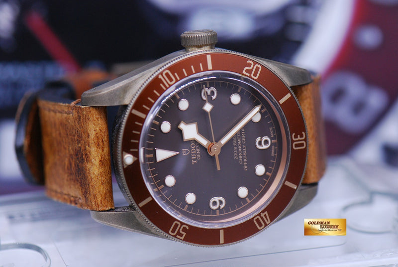products/GML1529_-_Tudor_Black_Bay_Bronze_41mm_Automatic_79250B_-_10.JPG